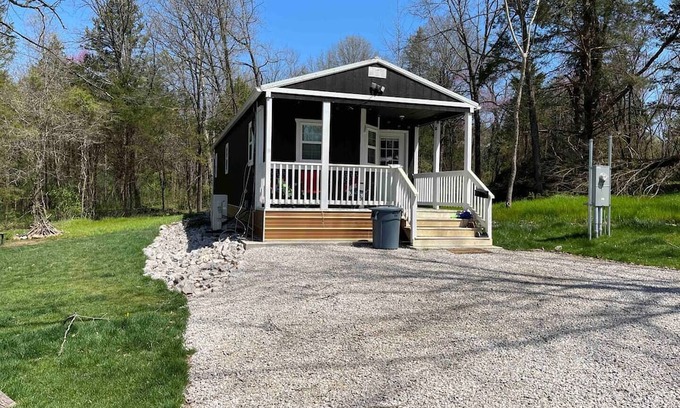 Cadet Cabine | Modern-Sheik Cabin in the Woods
