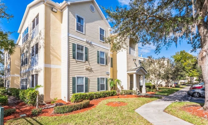 New Tampa Appartement | Paradise Palms-Cali King Beds-EV ChargersAvailable