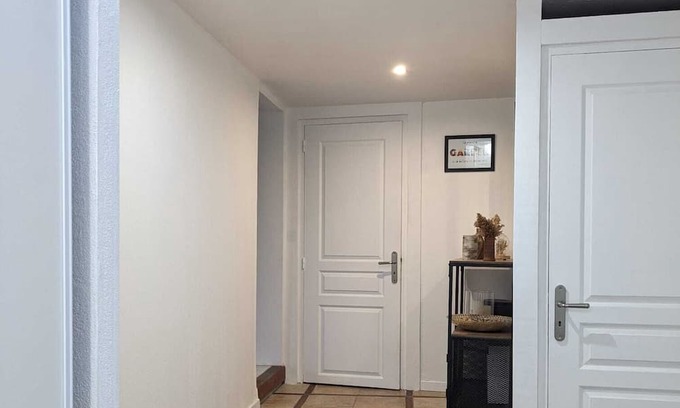 Saint-Remy-les-Chevreuse Appartement | Calm, spacious apartment; 23 minutes from an RER station in the Chevreuse Valley