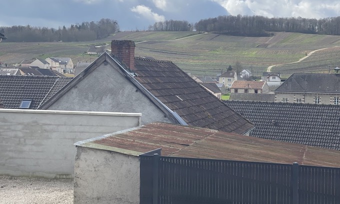 Grauves Lit Et Petit-Déjeuner | La Maison des Vendangeurs