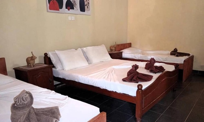 Habarana Cabine | Family Room - Eagles Wing's GuestHouse