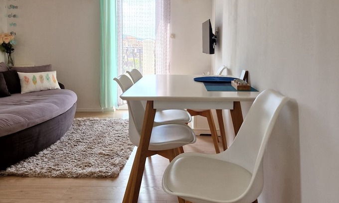Komiza Appartement | Cozy 1-bedroom apartment with AC, WiFi, parking, terrace view, laundry