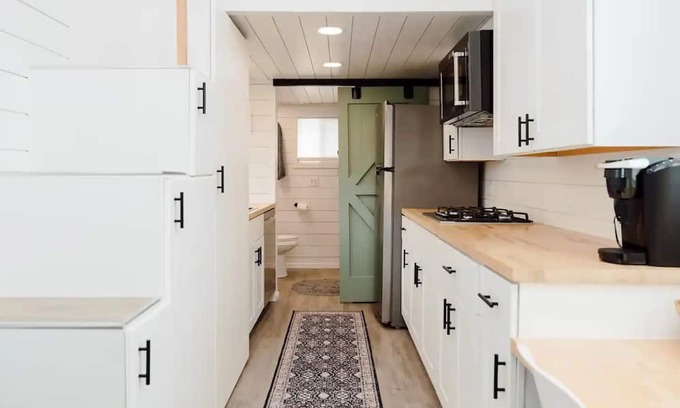 West Central Maison | Tiny House - Centrally Located