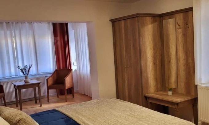 Bad Bocklet Appartement | Apartment 'Gästehaus Da Fabio' with Mountain View, Private Terrace and Wi-Fi
