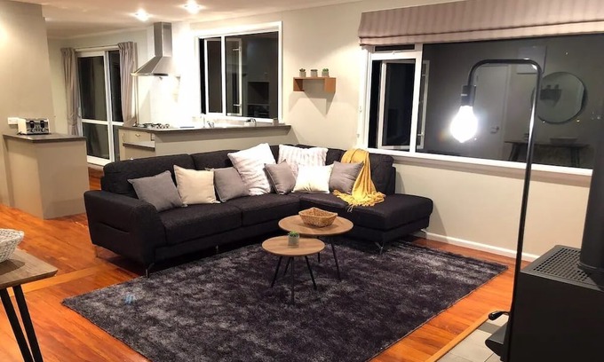 Oamaru Maison | The Sea View BnB