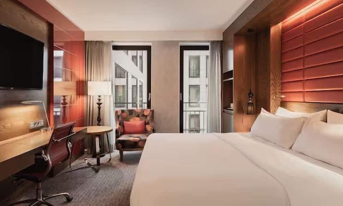 The Hague Center Maison | Where Every Stay is An Experience! 3 Spacious Units, Pet-friendly Property!
