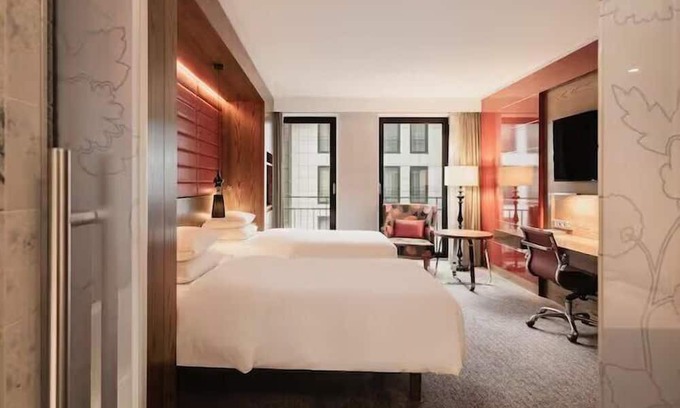 The Hague Center Maison | Welcome to Your Den Haag Hideaway! 3 Spacious Units, Pet-friendly!