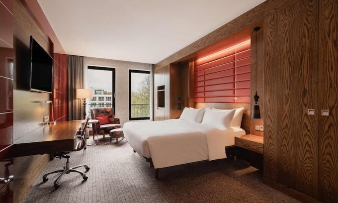 The Hague Center Maison | Make Memories in Den Haag! 3 Relaxing Units, Pets Allowed!