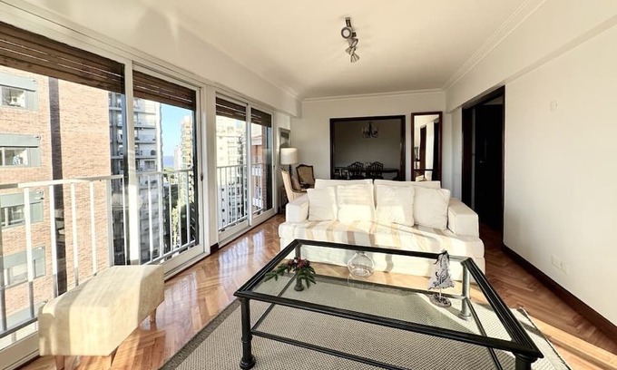 Olivos Appartement | Very bright, spacious apt on the tenth floor, quiet, sunny and 4B 3.5B in Olivos