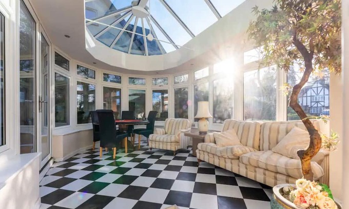 Ferndown Maison | Pass the Keys | Amazing Spacious Home/Golf Course