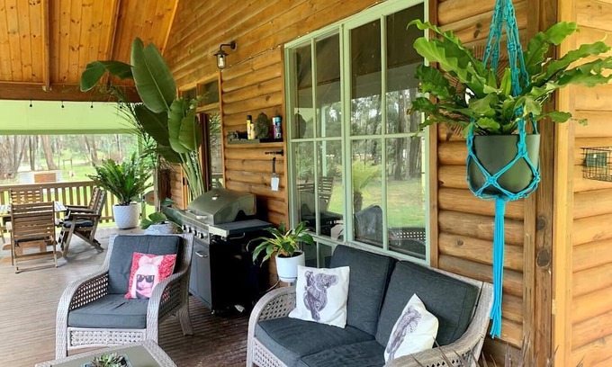 Wheatsheaf Maison | Kangaroos Hideaway, Bush Retreat