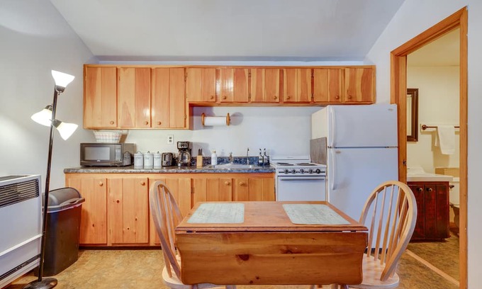Weirs Beach Cabine | Pet-Friendly Laconia Cabin w/Fireplace + Deck!