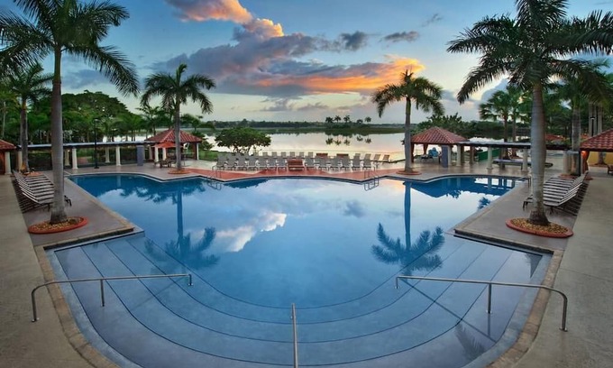 Doral Station Balnéaire | Miami Resort Weekend Get-A-Way - Mariott's Villas at Doral - May 4th & May 5th