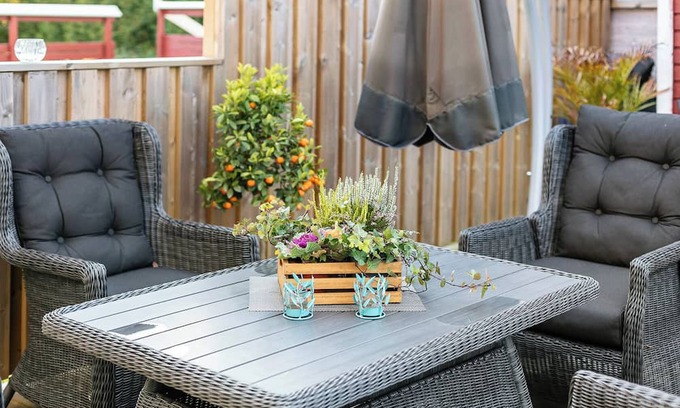 Vallentuna Maison | Radhus i Vallentuna - Bastu, solig terrass, trevåningshus