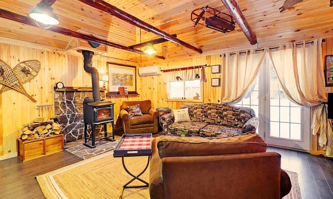 Juniper Cabine | Nordic Spa, Waterfront, Woodstove, Cabin 2