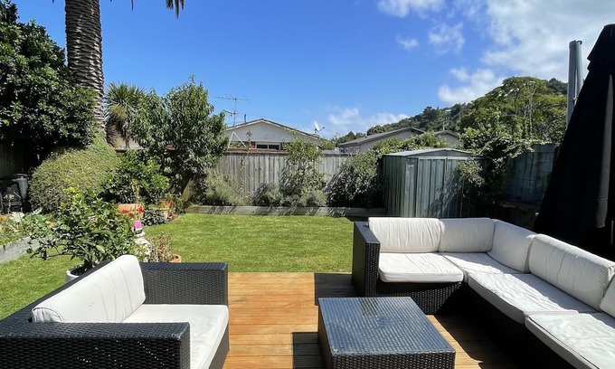 Lower Hutt Maison | 15 minutes from Wellington CBD! Spacious 3 bedroom home in Belmont.