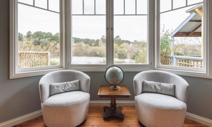 Daylesford Maison | Splinters Cottage, right on Lake Daylesford