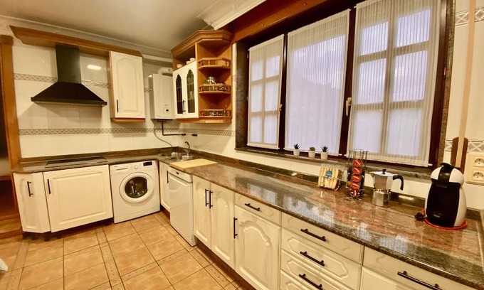 Piedrahita Appartement | Apartamento de 120m2 en Argoños con Jacuzzi