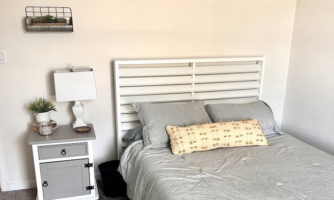 Georgetown Maison | Lovely, clean, quiet in Round Rock with WiFi, private entry, peaceful backyard
