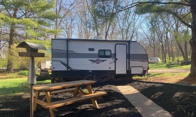 Villa Ridge Maison | Country Living RV near Six Flags!