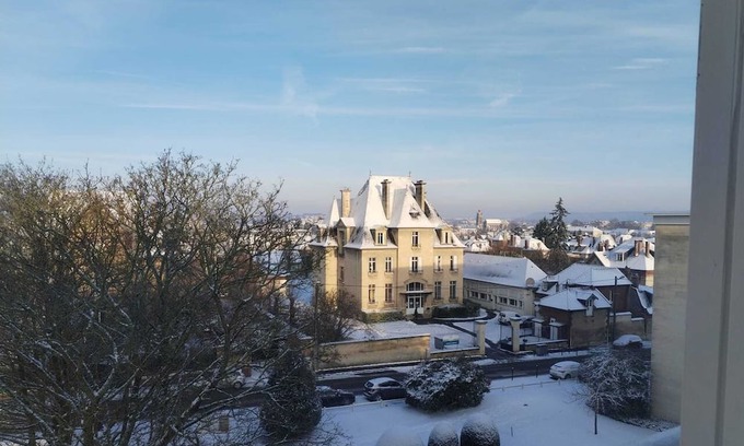 Les Sablons Appartement | Homerez - Nice apartement for 3 ppl. with balcony at Compiègne