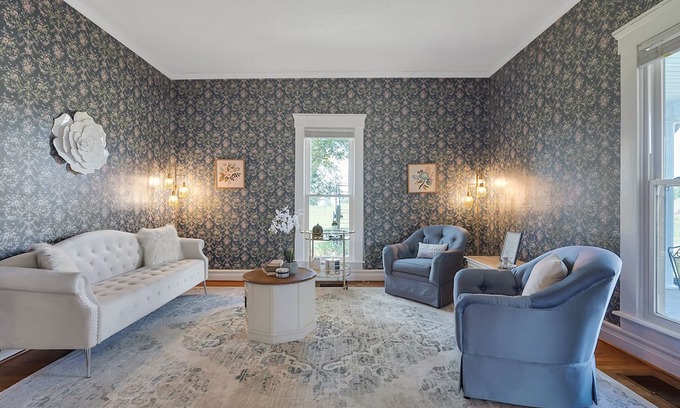 Port Royal Autre | Enjoy the country life at our Charming Farmhouse.