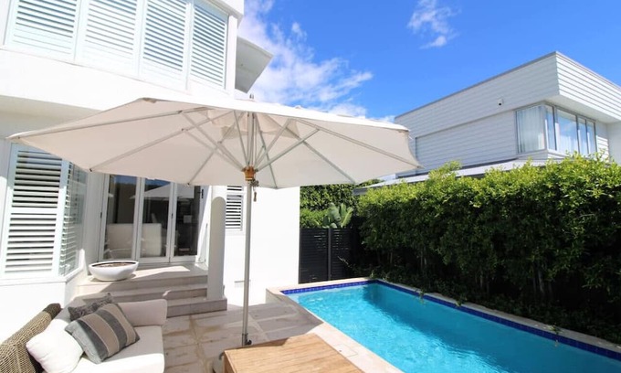Milford Maison | Luxe Private Pool + Beach Front Home