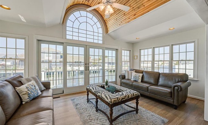 Mantoloking Maison | 4BR Family Waterfront with Pool - Private Dock