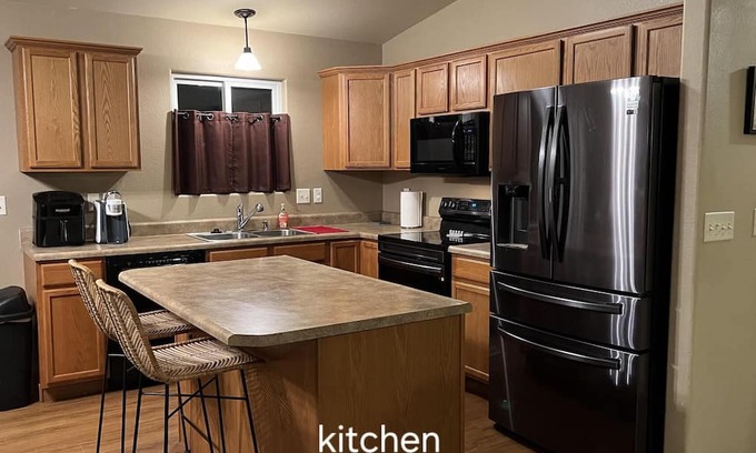 Box Elder Maison | Clean & spacious home perfect for families! 10 minutes from Rapid City!