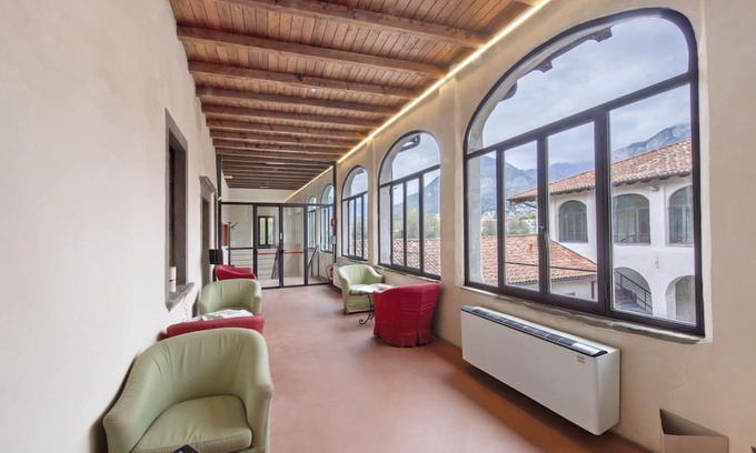 Calolziocorte Appartement | Apartment "Hotel Locanda Leonardo Bellagio" with Mountain View, Shared Terrace & Wi-Fi