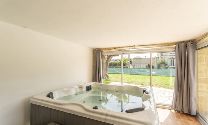 Saint-Laurent-La-Vernede Maison | Holiday Home 'Villa Jasmin' with Private Terrace, Balcony and Wi-Fi