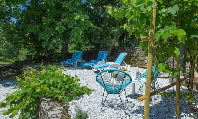 Klana Appartement | Lovely apartment with WIFI, private pool, A/C, hot tub, TV, terrace, panoramic view and parking