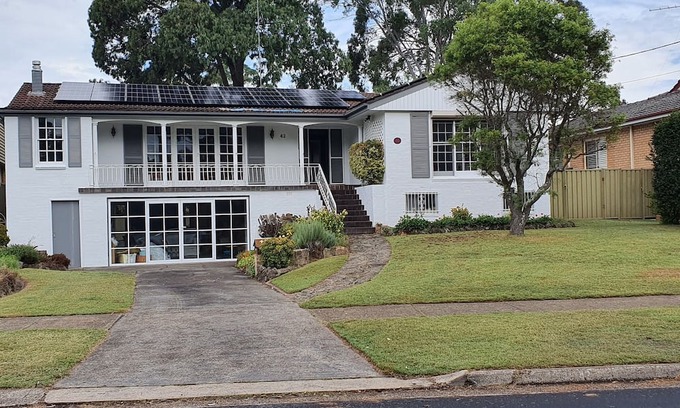 Baulkham Hills Maison | Great Holiday home in Nort-west of Sydney