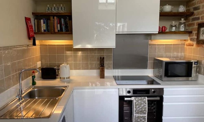 Saffron Walden Cabine | Enchanting 1 Bedroom Lodge with Private Garden