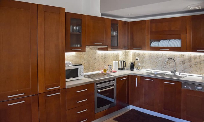 Gastouni Appartement | Kiki’s 3BD apt. with Citrus Garden & BBQ