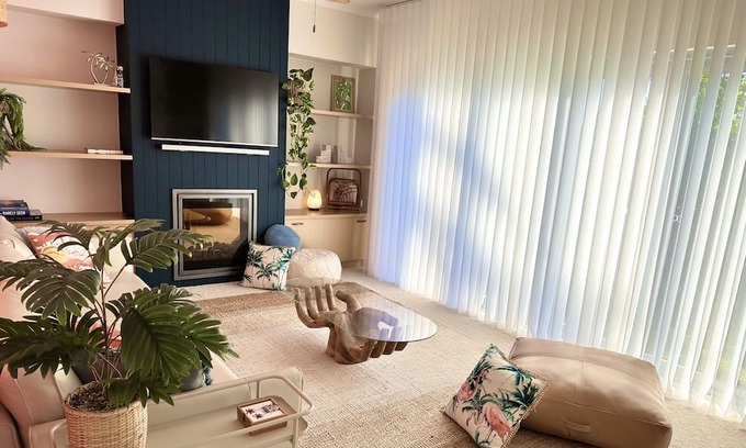 O'Halloran Hill Maison | Entire House - A tropical haven in the suburbs