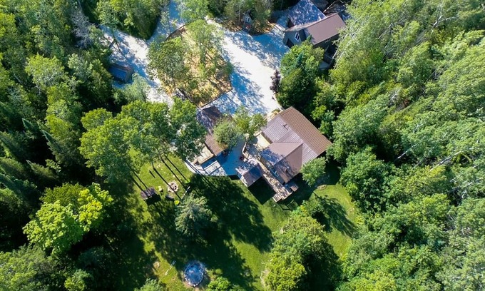 Northern Bruce Peninsula Cabine | Starry Haven: Serene 3-BR Retreat with Hot Tub