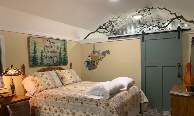 Mount Nebo Maison | Among the Oaks at Summersville Lake