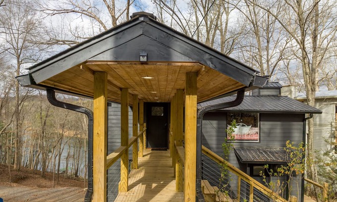 Blue Ridge Maison | All Decked Out Lake House