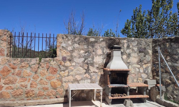 Cuenca Chalet De Ski | Chalet con Barbacoa y Jacuzzi Para Disfrutar en Familia a 5 Minutos de Cuenca