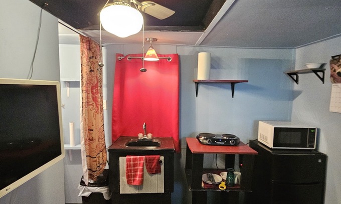 Bucks Appartement | TinyHome for One in a Quiet, Rural Setting near Mobile and Atmore