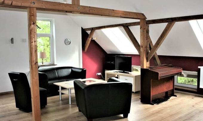 Ihlow Maison | Stiekelstack Modern retreat
