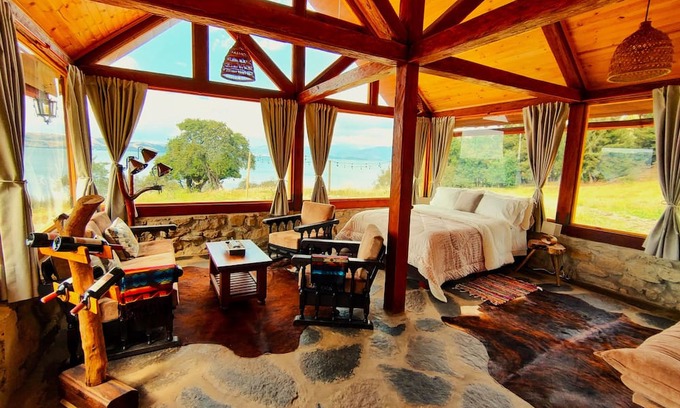 Tunja Cabine | Cabaña a Orilla del Lago de Tota, Parqueadero Privado, Playa Privada,mascotas si