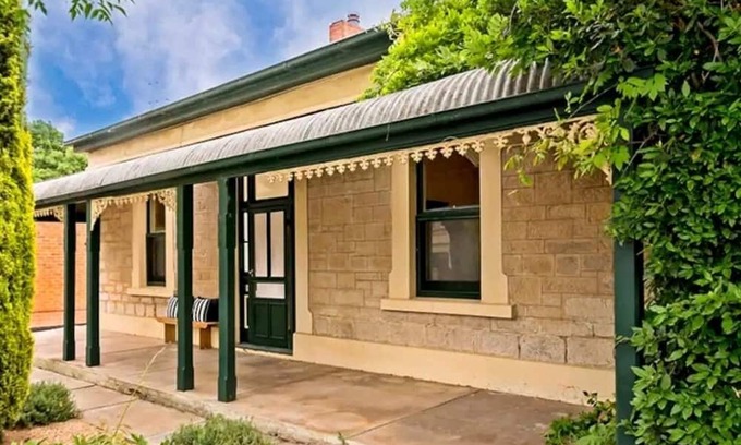 Angaston Maison | Chilli's Cottage: Entire pet friendly home in the Barossa Valley