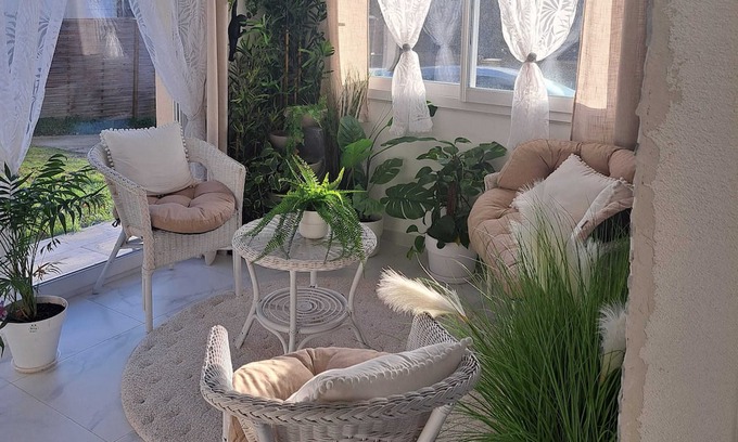 Saint-Cyr-la-Riviere Maison | Homerez - Nice house for 4 ppl. with garden and terrace at Saint-Cyr-la-Rivière