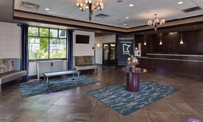 South Loop Maison | Shop, Play & Relax: Ideal Stay with On-Site Water Park & Dining