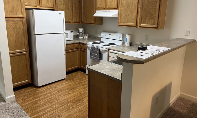 Troy Appartement | T-R-O-Y location! 2 bed 2 bath!