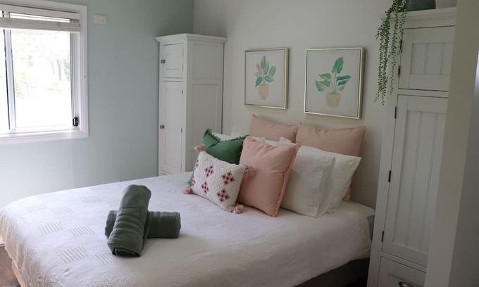 Cranley Cabine | Cosy Farm Stay. Minutes from Toowoomba Bypass