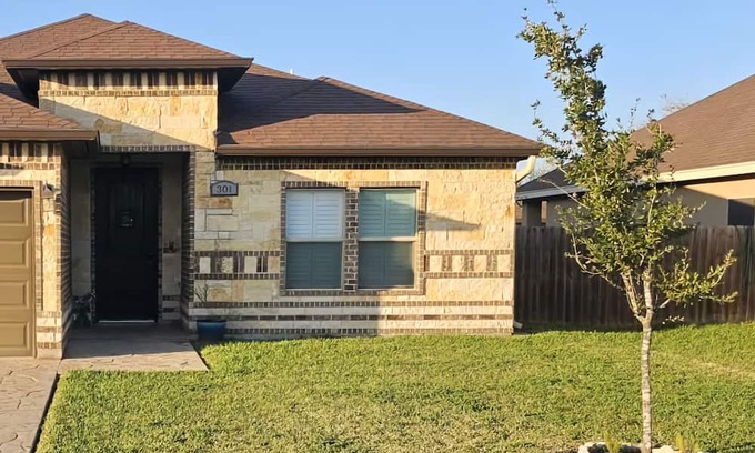 San Juan Maison | 3 bdr 2 bath open concept home.
