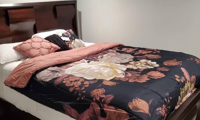 West Pullman Maison | Cozy 1-bedroom house in charming Chicago with WiFi, AC